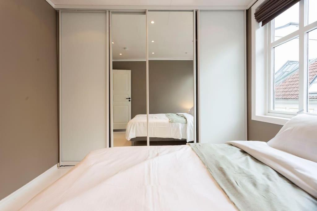 New! Modern Top Floor Apartment In Historic Area! Μπέργκεν Εξωτερικό φωτογραφία