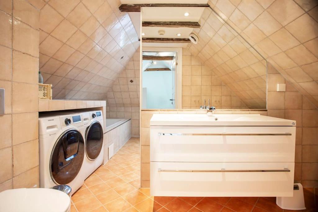 New! Modern Top Floor Apartment In Historic Area! Μπέργκεν Εξωτερικό φωτογραφία